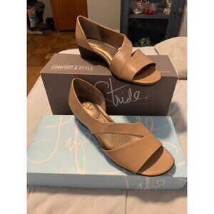 Life Stride Magna Taupe Crox SZ 7 Women's shoe preowned